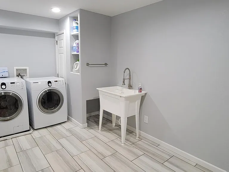 1427 N Challenger Dr — Photo 17