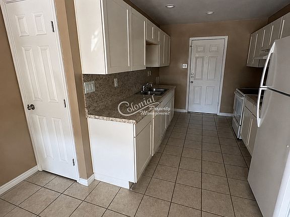 3rd image of 903 Dryden Ave #A