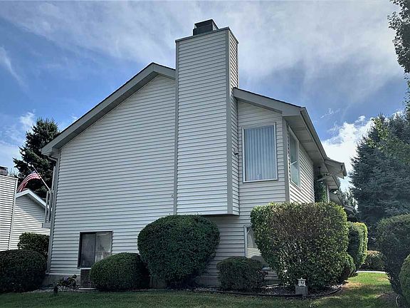 2nd image of 948 E Calkins Dr #948