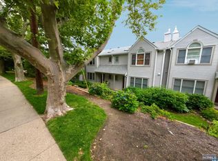 463 Undercliff Ave #463, Edgewater, NJ 07020
