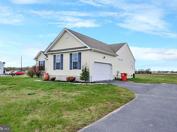 3rd image of 20396 Blueberry Dr