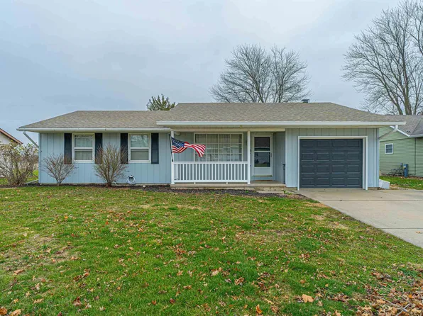 410 Holly Dr, Lincoln, IL 62656