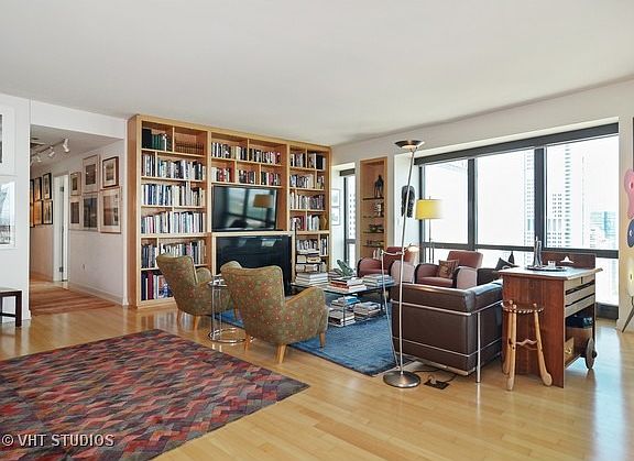 4th image of 130 N Garland Ct APT 4205