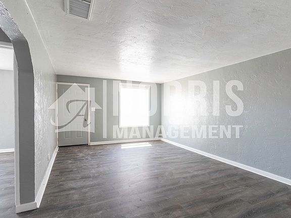 3rd image of 315 N Cameron Ave