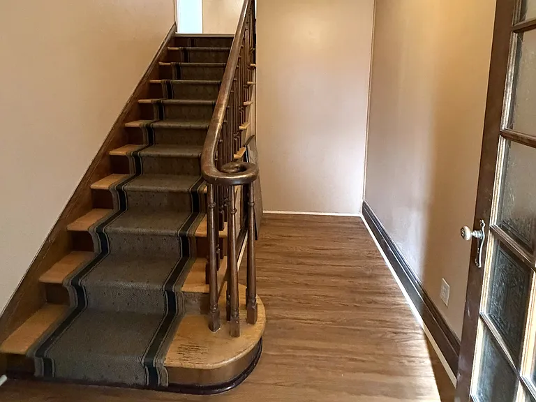 218 Weber St E — Photo 3