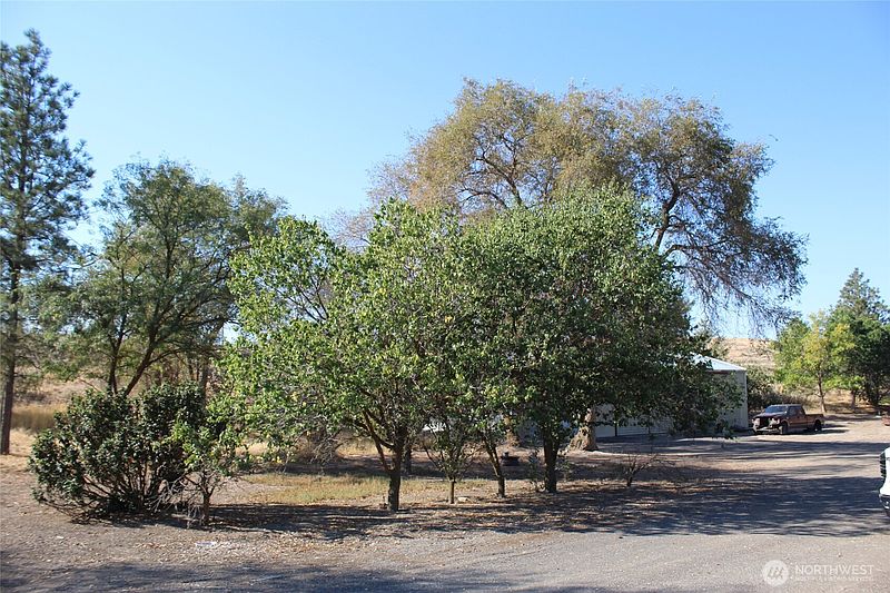 2nd image of 117 S Neilson Road