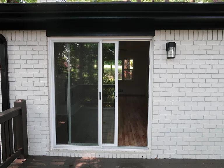 200 Stockwood Dr — Photo 5