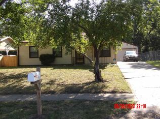 224 SE Woodland Ave, Topeka, KS 66607
