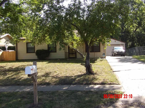 224 SE Woodland Ave, Topeka, KS 66607