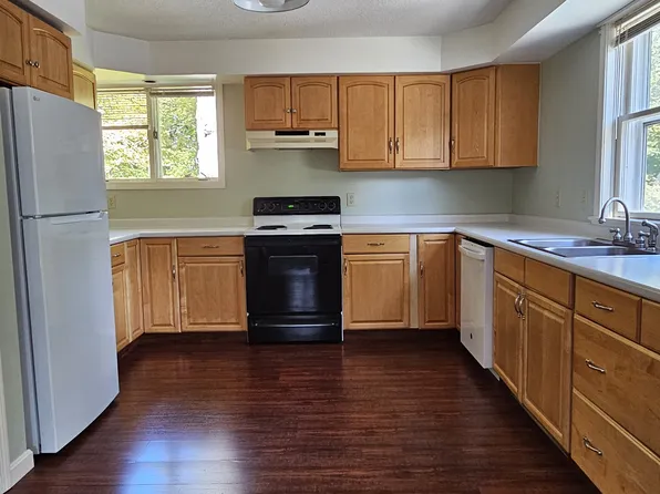 9 Cottage St #D, Concord, NH 03303