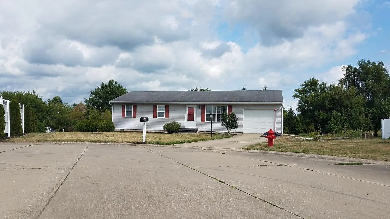 3 bed, 1.5 bath, 1040 sqft, $1,500 — Photo 1