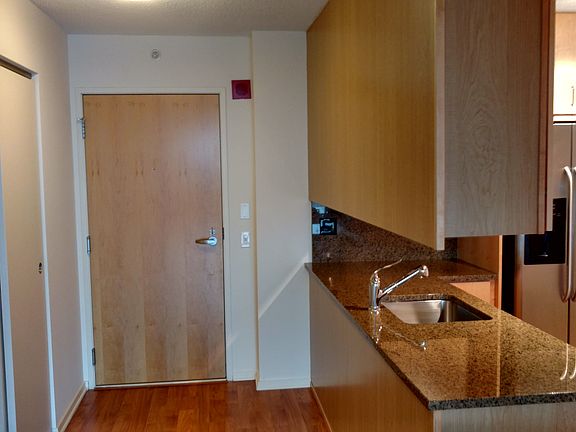 2nd image of 9725 Woods Dr Unit 916