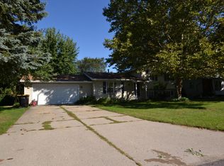3029 Winesap Dr NE, Grand Rapids, MI