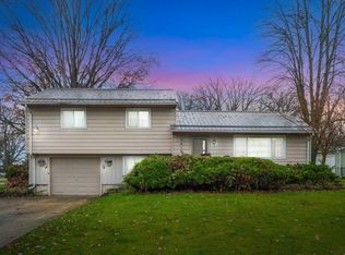 2410 Dellwood Dr, Fort Wayne, IN 46803