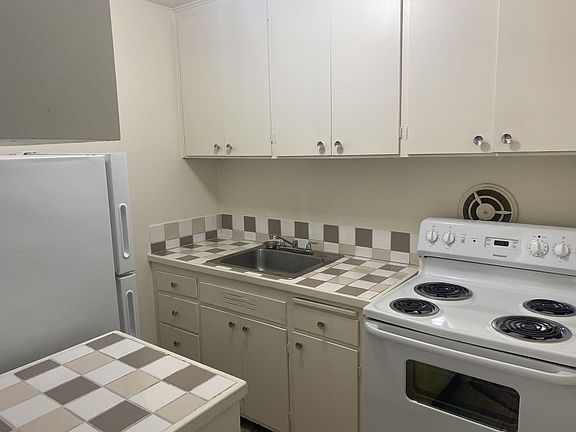 2nd image of 4120 11th Ave NE APT 9B