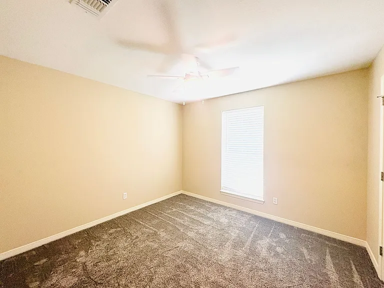 10621 Creek Ridge Dr — Photo 17