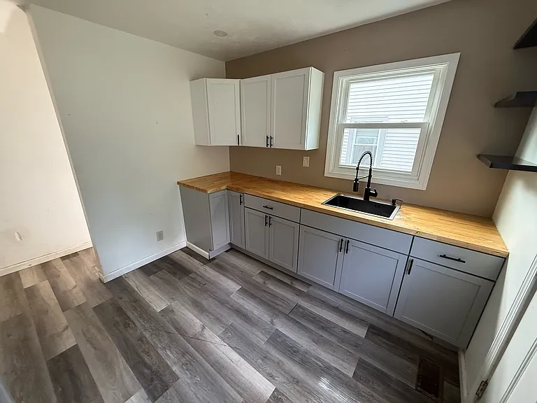 275 Goodview Ave — Photo 17