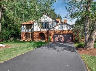 8080 Old Post Rd W, East Amherst, NY 14051