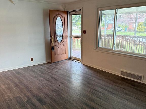 4th image of 8548 Robbins Rd