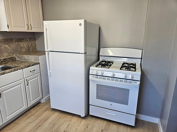4th image of 18703 1st Avenue Ct S Unit 9
