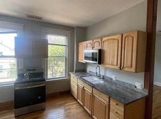 1700 S Loomis St #2M, Chicago, IL 60608