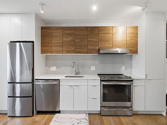 5th image of 33 E Court St #201