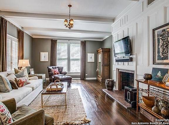 4th image of 318 W Mistletoe Ave