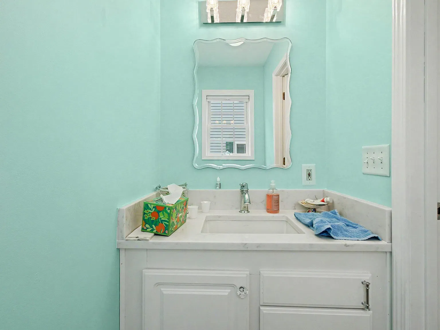 2 bed, 2.5 bath, 1010 sqft, $2,000 — Photo 3