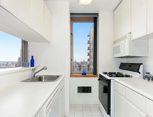 Rented by Douglas Elliman | media 22