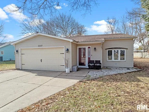 2237 West Road Dr, Springfield, IL 62711