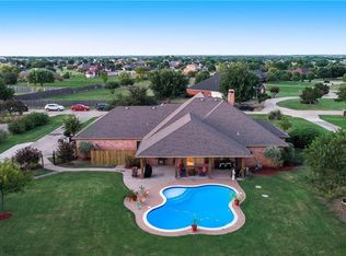 1108 E Oaklawn Dr, Terrell, TX 75160