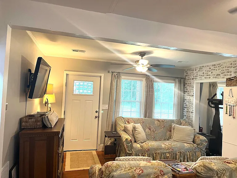 4 Briggs Ave — Photo 12