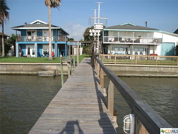 3rd image of 716 N Shore Dr