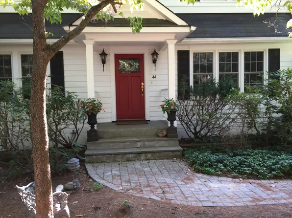 44 Old Stone Church Rd, Upper Saddle River, NJ 07458