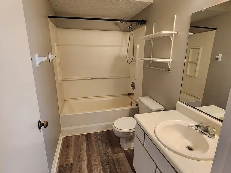 910 Brett Dr #129 — Photo 9