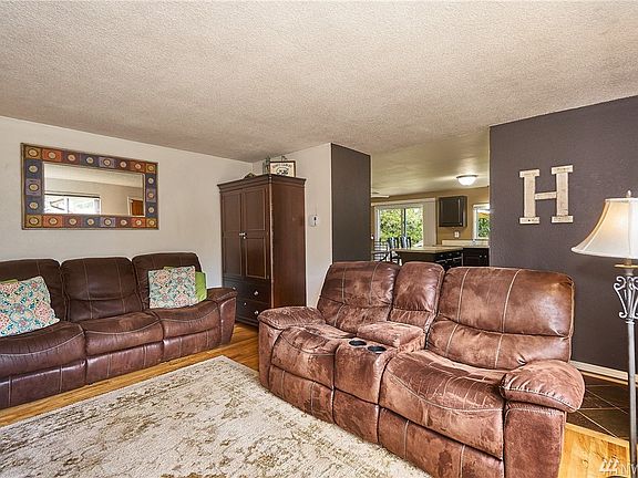 5th image of 2703 Briarwood Ct N