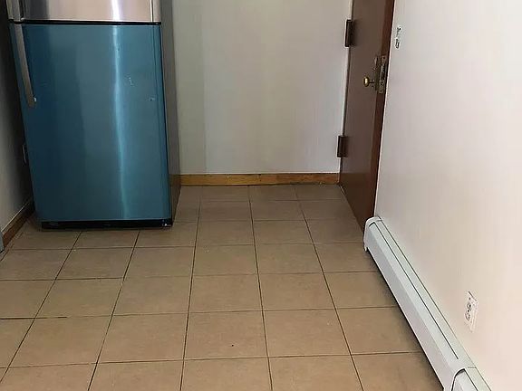 3rd image of 927 43rd St #2F