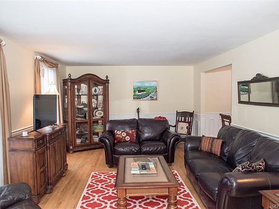3rd image of 177 Valley Green Dr