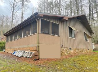 89 Choga Lodge Rd, Topton, NC 28781