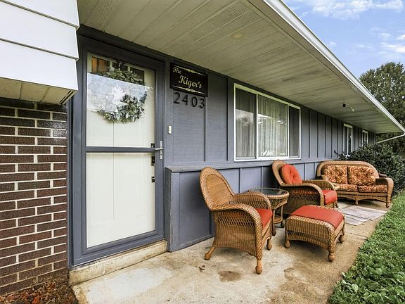4th image of 2403 Hickman Rd NE