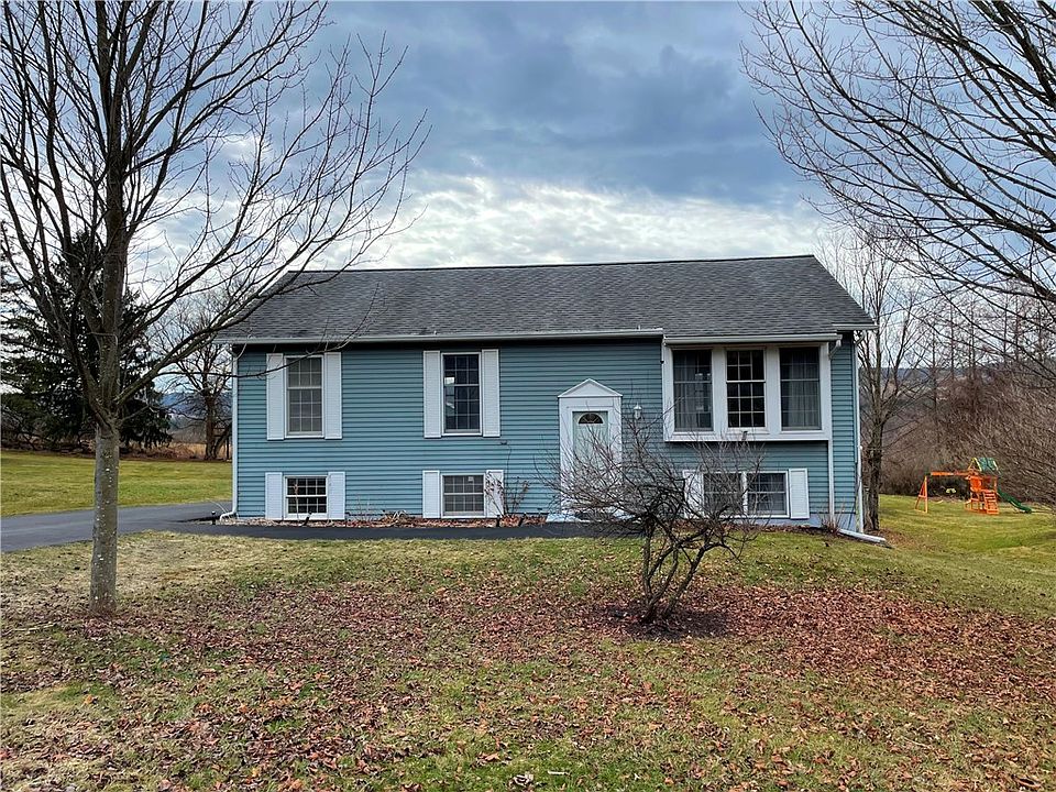 1st image of 121 Foote Hill Rd