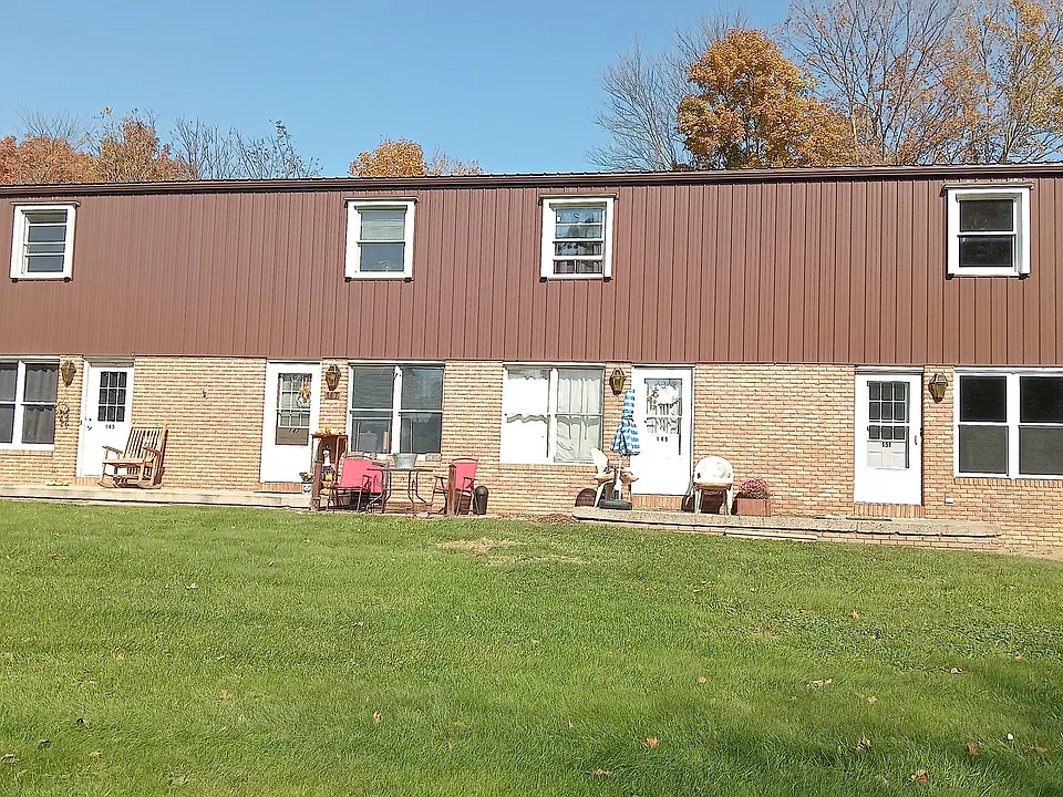 145-151 Elm St NE