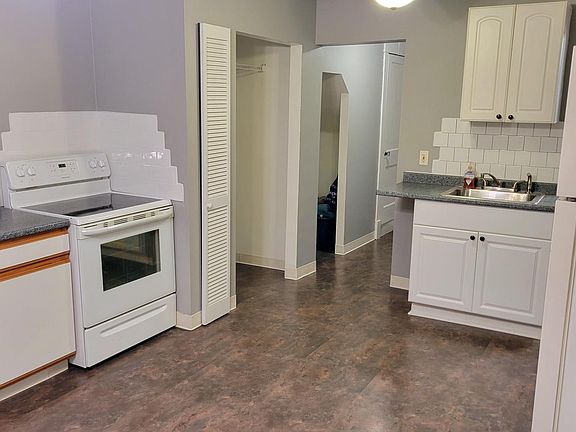 4th image of 51 Gierlach St #3