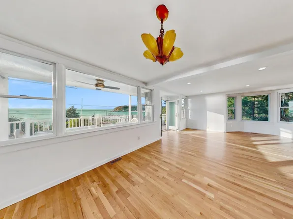 22 Bathway Steps, Sea Cliff, NY 11579