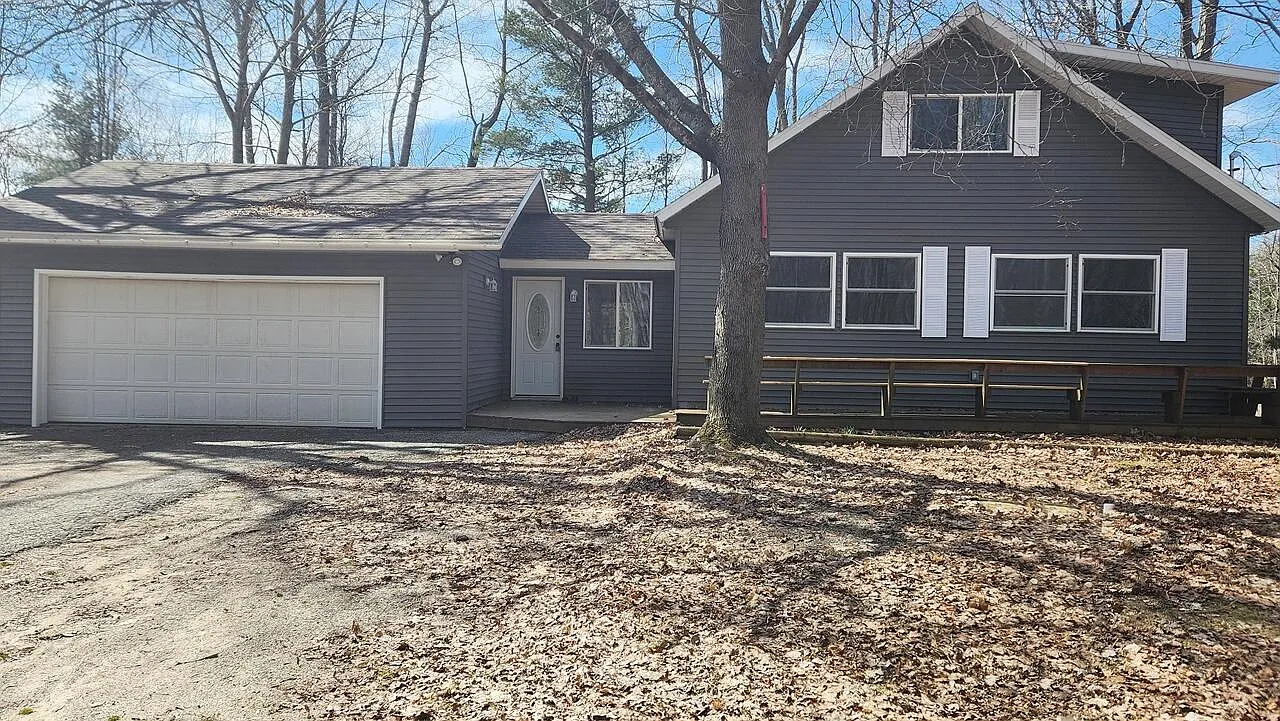 8225 Highland Trl photo 1