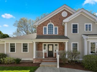 410 Salem St APT 707, Wakefield, MA 01880