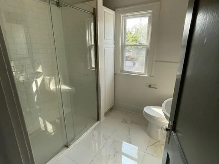233 W Twelve Mile Rd — Photo 15