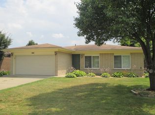 3350 Tracy Dr, Sterling Heights, MI 48310