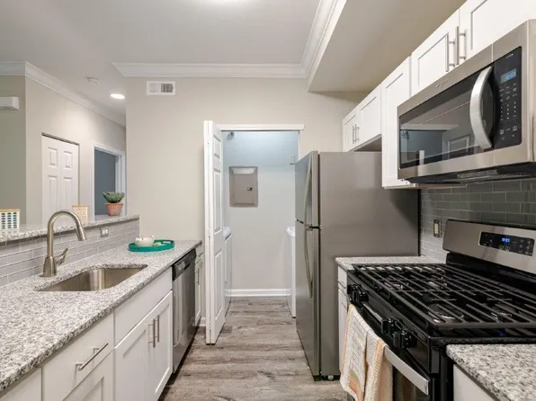 Bishops View Apartments and Townhomes