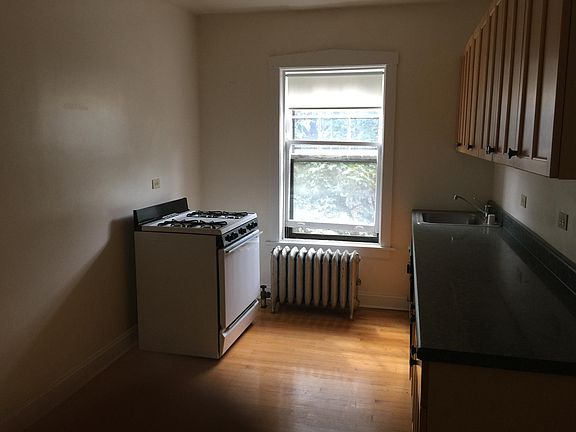 4th image of 3348 W Sunnyside Ave APT 3